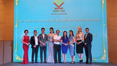 Ban lãnh đạo DP Vinh Gia công bố chính thức ra mắt bộ sản phẩm mới cùng với các chuyên gia và khách mời.